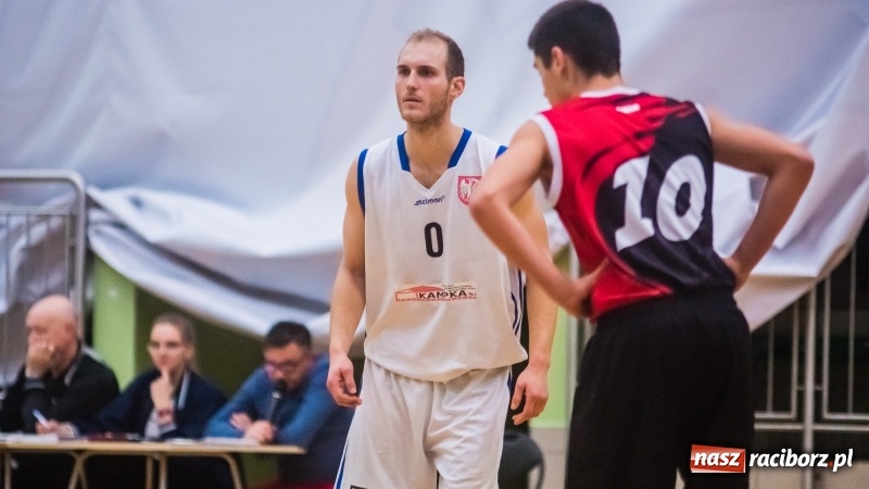 Zdjęcie w galerii na portalu naszraciborz.pl: Żorska Akademia Koszykówki niestraszna raciborskiej Ofensywie wiadomości z regionu