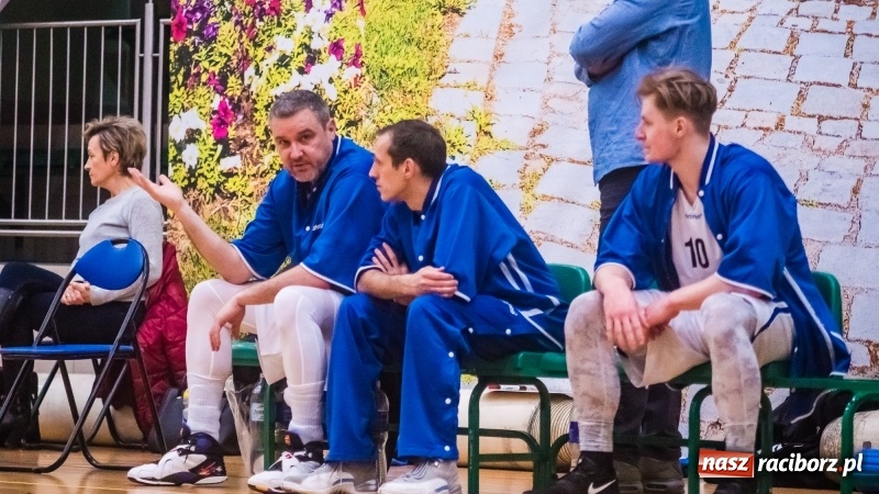 Zdjęcie w galerii na portalu naszraciborz.pl: Żorska Akademia Koszykówki niestraszna raciborskiej Ofensywie wiadomości z regionu