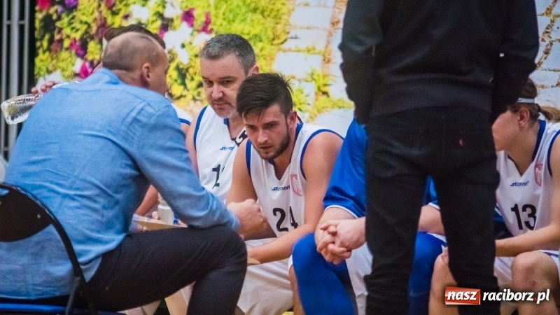 Zdjęcie w galerii na portalu naszraciborz.pl: Żorska Akademia Koszykówki niestraszna raciborskiej Ofensywie wiadomości z regionu
