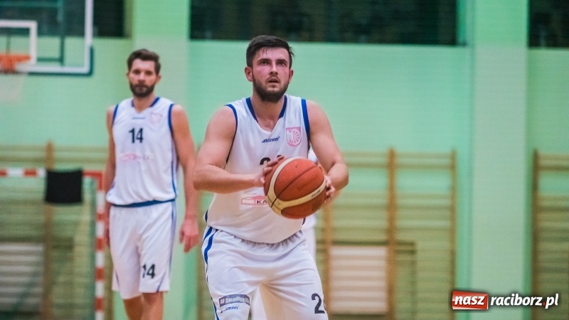 Zdjęcie w galerii na portalu naszraciborz.pl: Żorska Akademia Koszykówki niestraszna raciborskiej Ofensywie wiadomości z regionu
