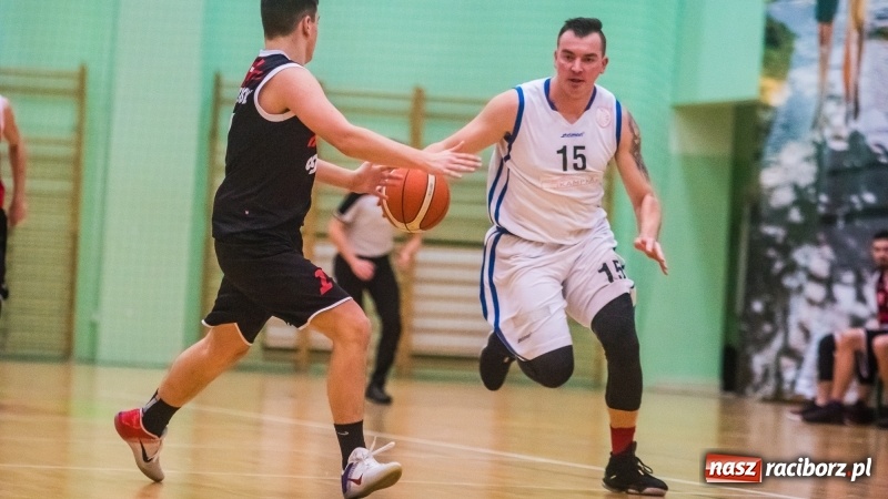 Zdjęcie w galerii na portalu naszraciborz.pl: Żorska Akademia Koszykówki niestraszna raciborskiej Ofensywie wiadomości z regionu