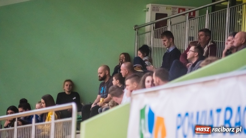 Zdjęcie w galerii na portalu naszraciborz.pl: Żorska Akademia Koszykówki niestraszna raciborskiej Ofensywie wiadomości z regionu