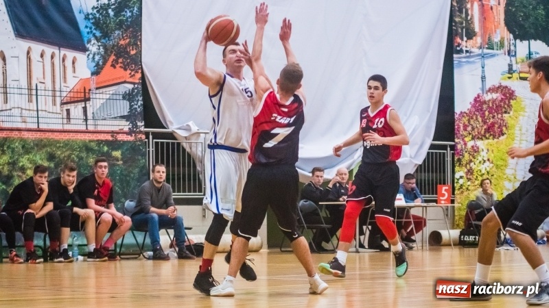 Zdjęcie w galerii na portalu naszraciborz.pl: Żorska Akademia Koszykówki niestraszna raciborskiej Ofensywie wiadomości z regionu