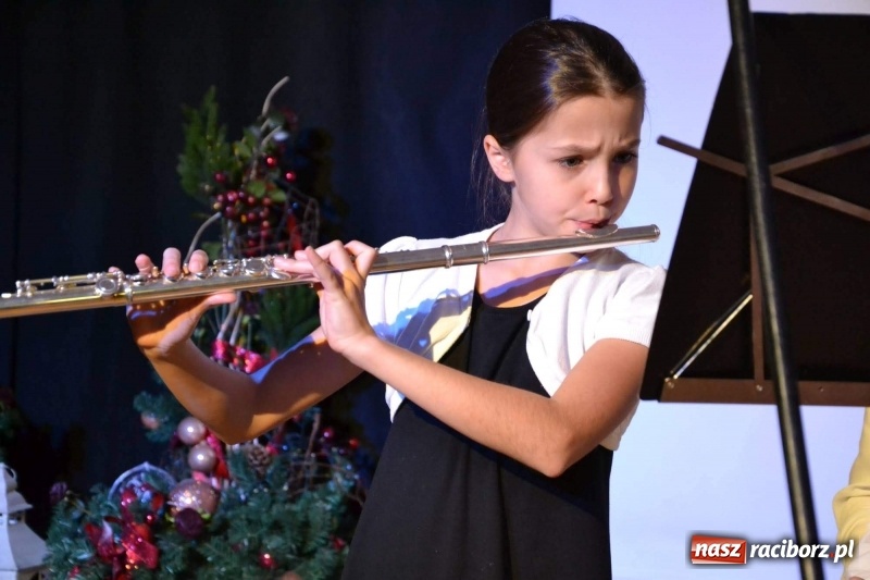 Zdjęcie w galerii na portalu naszraciborz.pl: Pokolędujmy razem - montaż słowno-muzyczny na Zamku Piastowskim  wiadomości z regionu