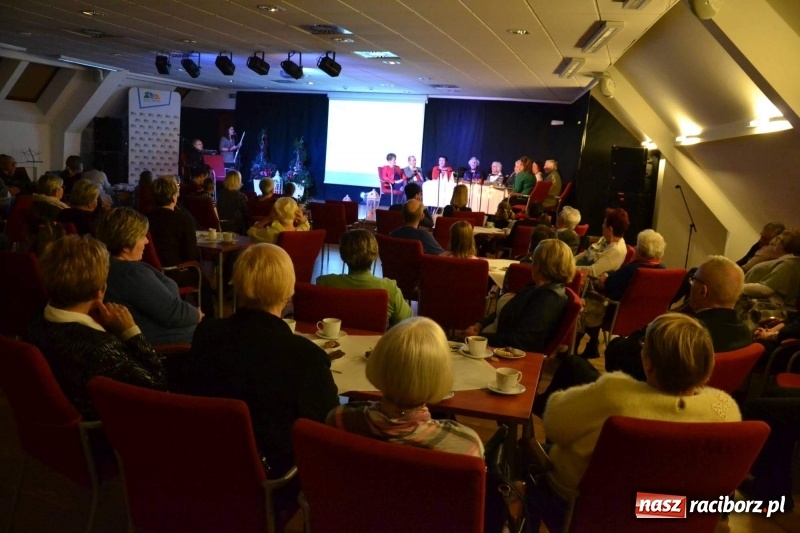 Zdjęcie w galerii na portalu naszraciborz.pl: Pokolędujmy razem - montaż słowno-muzyczny na Zamku Piastowskim  wiadomości z regionu