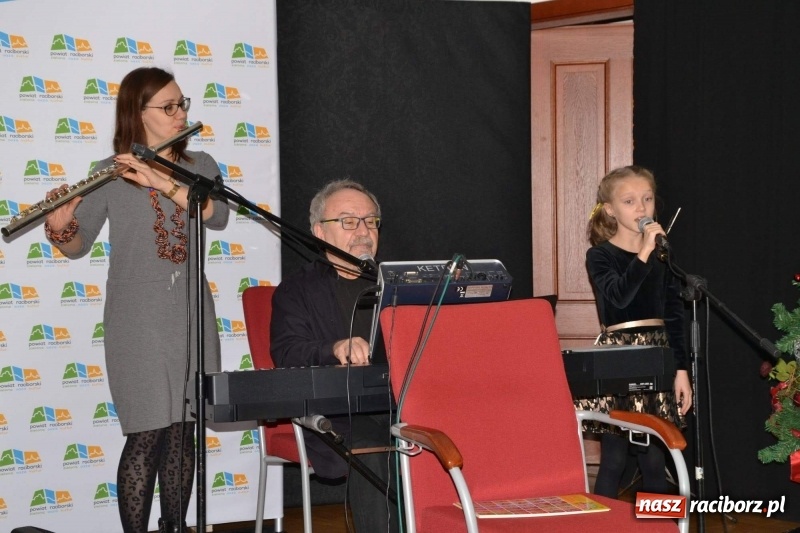 Zdjęcie w galerii na portalu naszraciborz.pl: Pokolędujmy razem - montaż słowno-muzyczny na Zamku Piastowskim  wiadomości z regionu