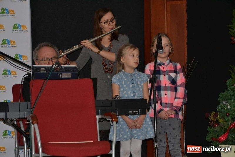 Zdjęcie w galerii na portalu naszraciborz.pl: Pokolędujmy razem - montaż słowno-muzyczny na Zamku Piastowskim  wiadomości z regionu