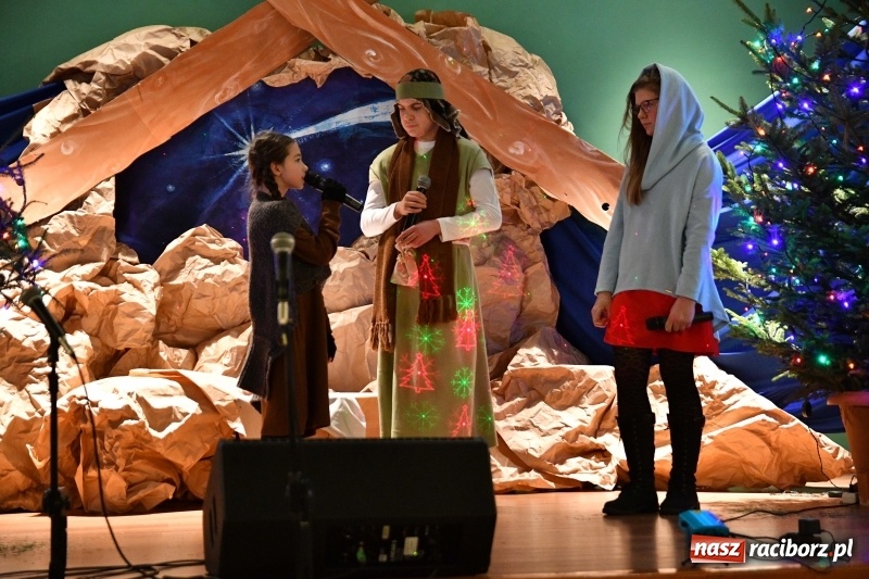 Zdjęcie w galerii na portalu naszraciborz.pl: ARS wystawił Jasełka na nowy czas  wiadomości z regionu