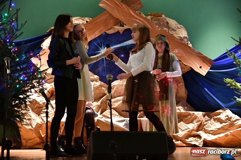Zdjęcie w galerii na portalu naszraciborz.pl: ARS wystawił Jasełka na nowy czas  wiadomości z regionu