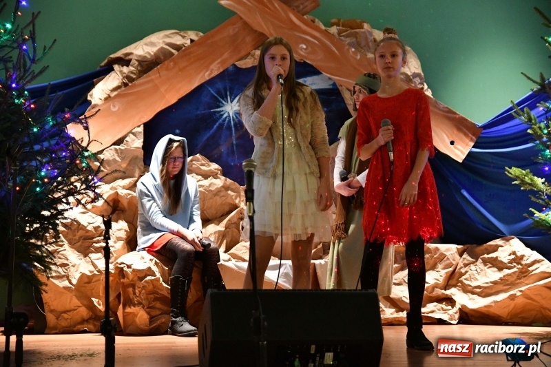 Zdjęcie w galerii na portalu naszraciborz.pl: ARS wystawił Jasełka na nowy czas  wiadomości z regionu