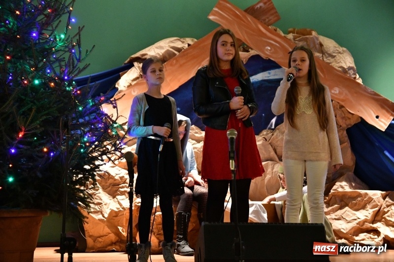 Zdjęcie w galerii na portalu naszraciborz.pl: ARS wystawił Jasełka na nowy czas  wiadomości z regionu