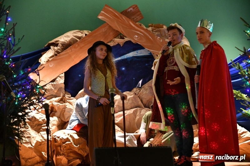 Zdjęcie w galerii na portalu naszraciborz.pl: ARS wystawił Jasełka na nowy czas  wiadomości z regionu
