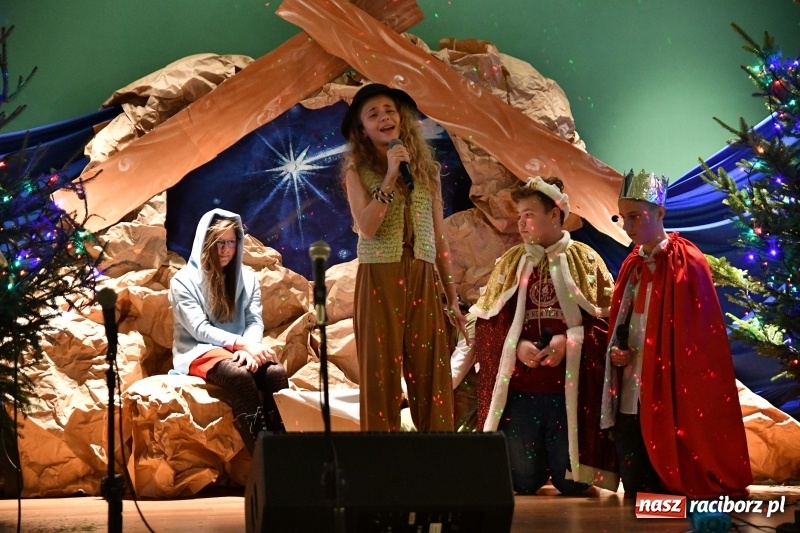 Zdjęcie w galerii na portalu naszraciborz.pl: ARS wystawił Jasełka na nowy czas  wiadomości z regionu
