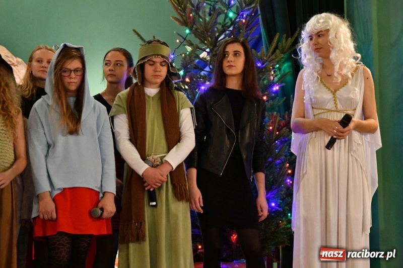 Zdjęcie w galerii na portalu naszraciborz.pl: ARS wystawił Jasełka na nowy czas  wiadomości z regionu