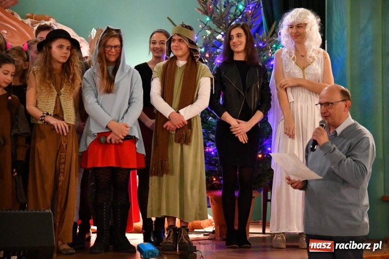 Zdjęcie w galerii na portalu naszraciborz.pl: ARS wystawił Jasełka na nowy czas  wiadomości z regionu