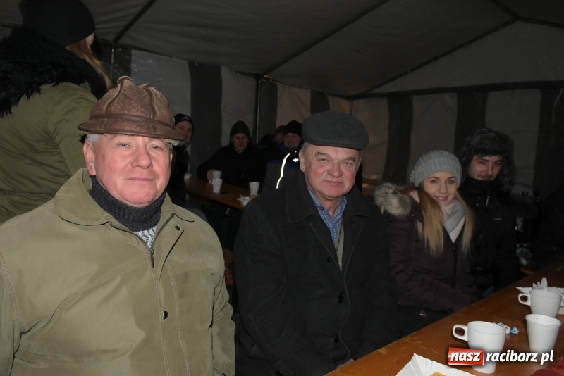 Zdjęcie w galerii na portalu naszraciborz.pl: Adwentowe spotkanie przy choince w Bieńkowicach  wiadomości z regionu