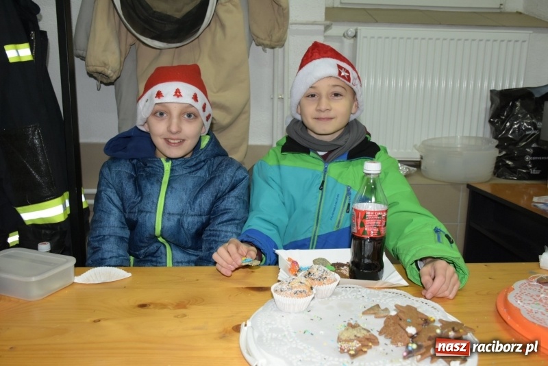 Zdjęcie w galerii na portalu naszraciborz.pl: Adwentowe spotkanie przy choince w Bieńkowicach  wiadomości z regionu