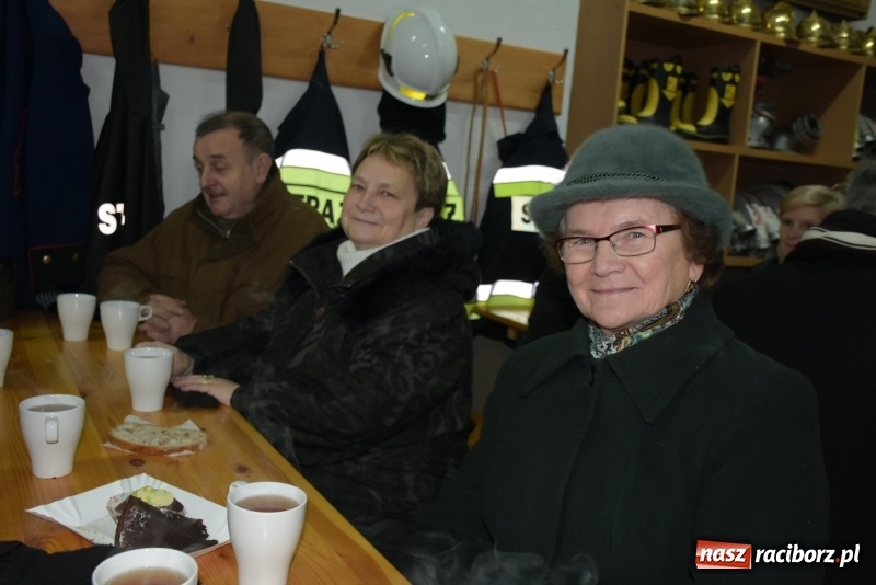 Zdjęcie w galerii na portalu naszraciborz.pl: Adwentowe spotkanie przy choince w Bieńkowicach  wiadomości z regionu