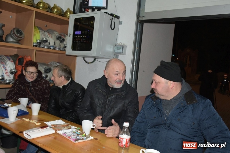 Zdjęcie w galerii na portalu naszraciborz.pl: Adwentowe spotkanie przy choince w Bieńkowicach  wiadomości z regionu