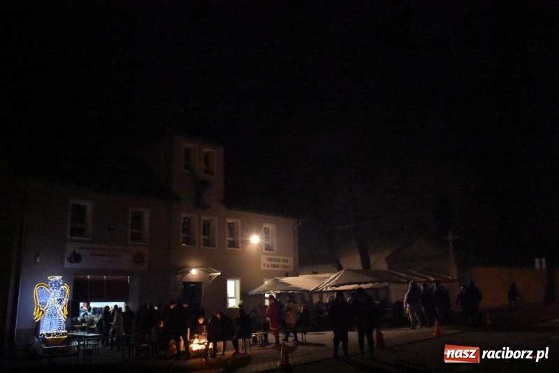 Zdjęcie w galerii na portalu naszraciborz.pl: Adwentowe spotkanie przy choince w Bieńkowicach  wiadomości z regionu