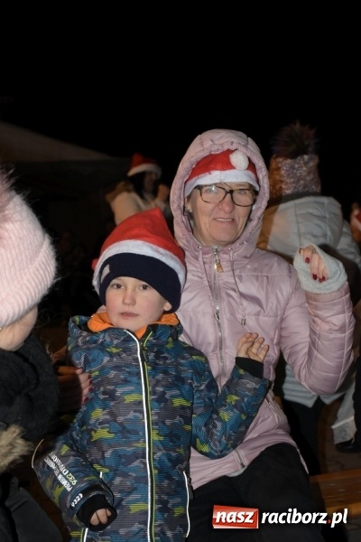 Zdjęcie w galerii na portalu naszraciborz.pl: Adwentowe spotkanie przy choince w Bieńkowicach  wiadomości z regionu