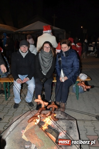 Zdjęcie w galerii na portalu naszraciborz.pl: Adwentowe spotkanie przy choince w Bieńkowicach  wiadomości z regionu