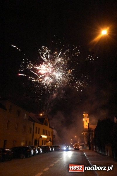 Zdjęcie w galerii na portalu naszraciborz.pl: Weihnachtsmarkt w Tworkowie na bogato. Śpiew, smakołyki i fajerwerki  wiadomości z regionu