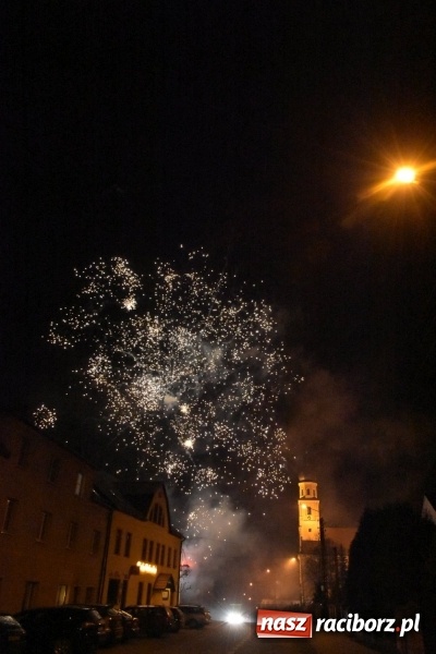 Zdjęcie w galerii na portalu naszraciborz.pl: Weihnachtsmarkt w Tworkowie na bogato. Śpiew, smakołyki i fajerwerki  wiadomości z regionu