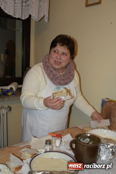 Zdjęcie w galerii na portalu naszraciborz.pl: Weihnachtsmarkt w Tworkowie na bogato. Śpiew, smakołyki i fajerwerki  wiadomości z regionu