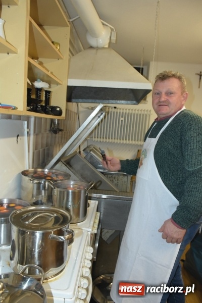 Zdjęcie w galerii na portalu naszraciborz.pl: Weihnachtsmarkt w Tworkowie na bogato. Śpiew, smakołyki i fajerwerki  wiadomości z regionu