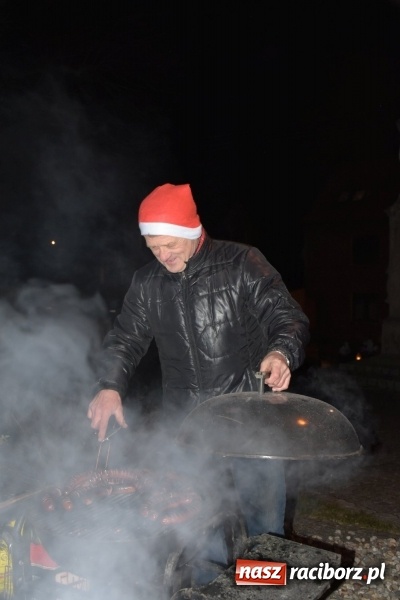 Zdjęcie w galerii na portalu naszraciborz.pl: Weihnachtsmarkt w Tworkowie na bogato. Śpiew, smakołyki i fajerwerki  wiadomości z regionu