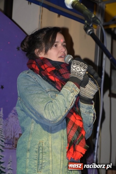 Zdjęcie w galerii na portalu naszraciborz.pl: Weihnachtsmarkt w Tworkowie na bogato. Śpiew, smakołyki i fajerwerki  wiadomości z regionu