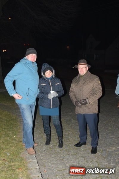 Zdjęcie w galerii na portalu naszraciborz.pl: Weihnachtsmarkt w Tworkowie na bogato. Śpiew, smakołyki i fajerwerki  wiadomości z regionu