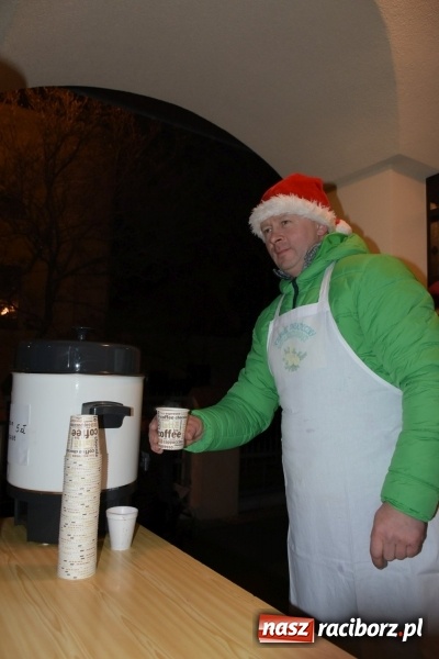Zdjęcie w galerii na portalu naszraciborz.pl: Weihnachtsmarkt w Tworkowie na bogato. Śpiew, smakołyki i fajerwerki  wiadomości z regionu