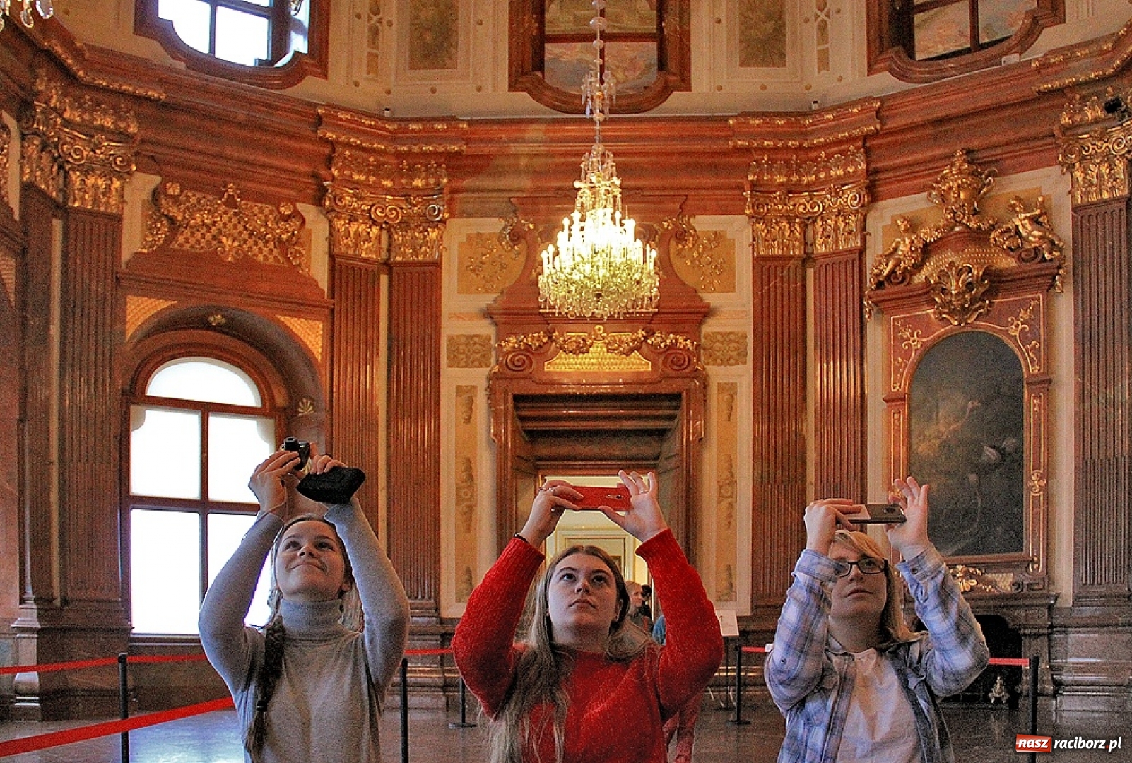 Zdjęcie w galerii na portalu naszraciborz.pl: Uczniowie I LO zobaczyli Wiedeń w świątecznej odsłonie wiadomości z regionu