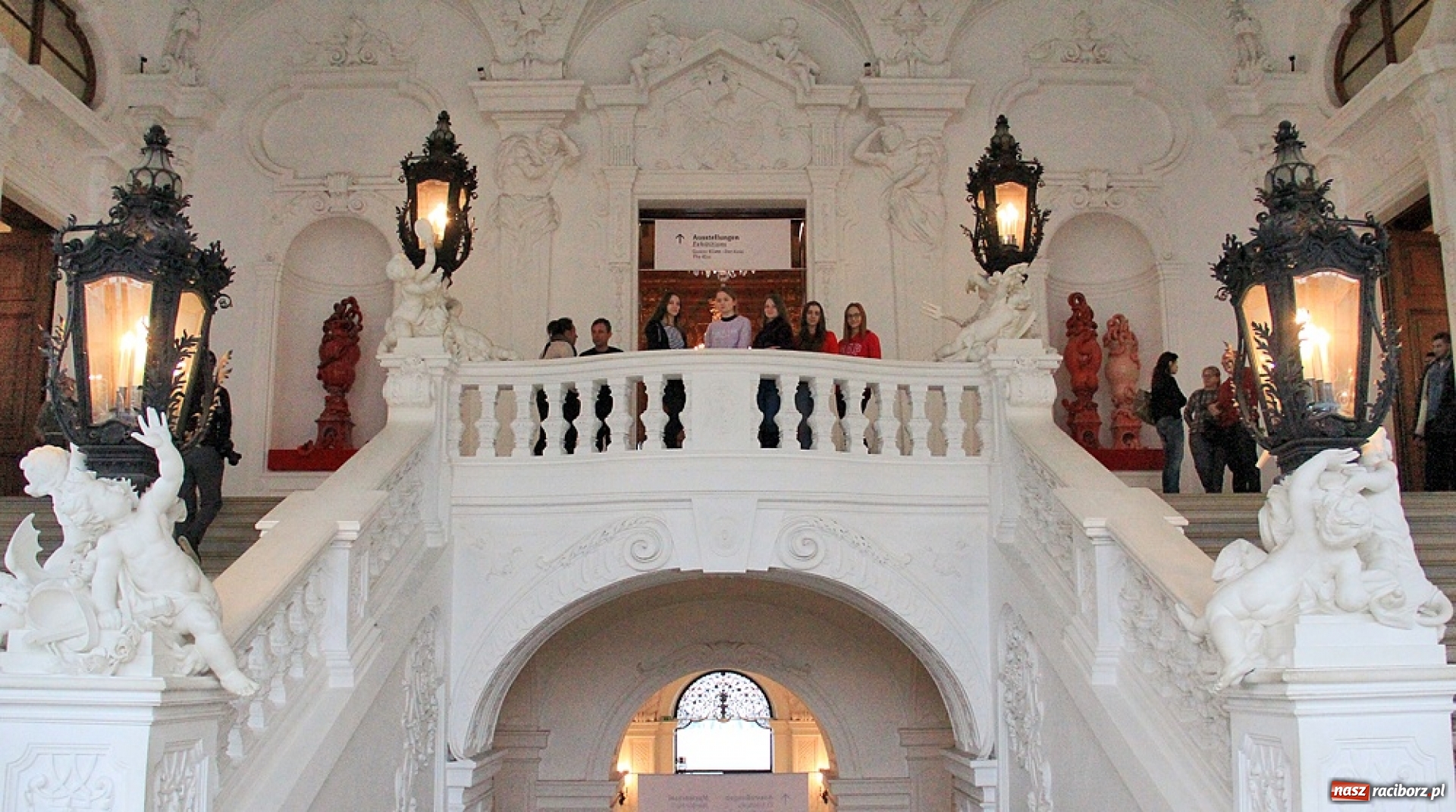 Zdjęcie w galerii na portalu naszraciborz.pl: Uczniowie I LO zobaczyli Wiedeń w świątecznej odsłonie wiadomości z regionu