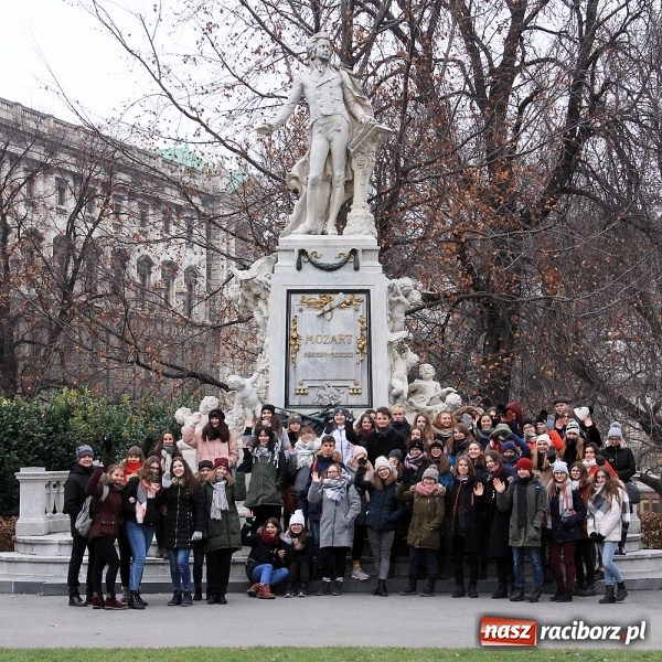 Zdjęcie w galerii na portalu naszraciborz.pl: Uczniowie I LO zobaczyli Wiedeń w świątecznej odsłonie wiadomości z regionu