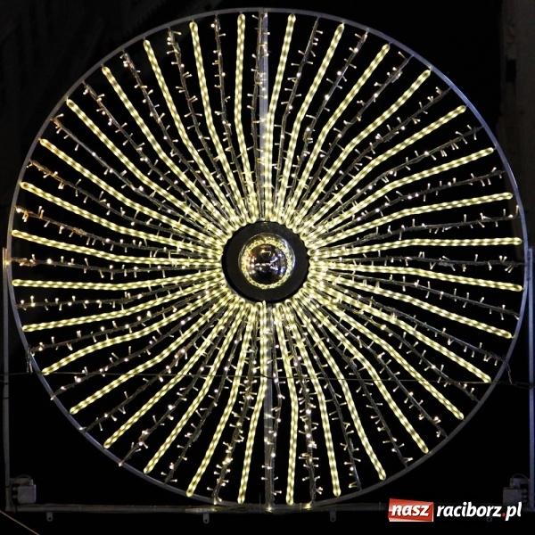 Zdjęcie w galerii na portalu naszraciborz.pl: Uczniowie I LO zobaczyli Wiedeń w świątecznej odsłonie wiadomości z regionu