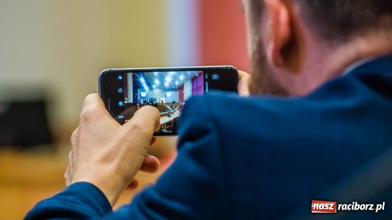 Zdjęcie w galerii na portalu naszraciborz.pl: Ekspresowe tempo komisji finansów. Projekt drogi Racibórz-Pszczyna stanie się półkownikiem? wiadomości z regionu