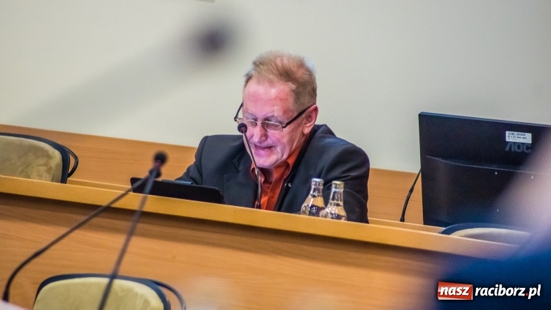 Zdjęcie w galerii na portalu naszraciborz.pl: Ekspresowe tempo komisji finansów. Projekt drogi Racibórz-Pszczyna stanie się półkownikiem? wiadomości z regionu