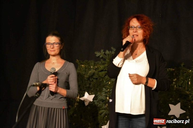 Zdjęcie w galerii na portalu naszraciborz.pl: Jasełka wraz z Koncertem Kolęd oraz Jarmark Bożonarodzeniowy za nami  wiadomości z regionu