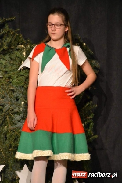 Zdjęcie w galerii na portalu naszraciborz.pl: Jasełka wraz z Koncertem Kolęd oraz Jarmark Bożonarodzeniowy za nami  wiadomości z regionu