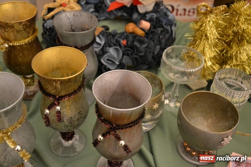 Zdjęcie w galerii na portalu naszraciborz.pl: Jasełka wraz z Koncertem Kolęd oraz Jarmark Bożonarodzeniowy za nami  wiadomości z regionu