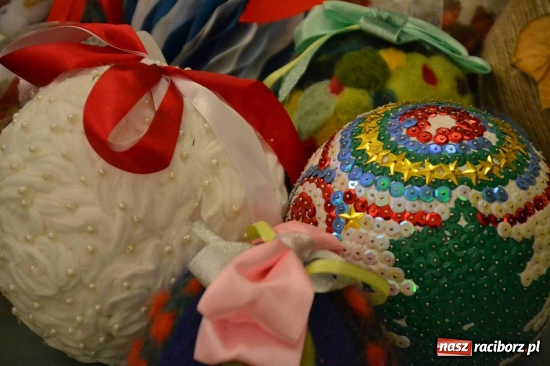 Zdjęcie w galerii na portalu naszraciborz.pl: Jasełka wraz z Koncertem Kolęd oraz Jarmark Bożonarodzeniowy za nami  wiadomości z regionu