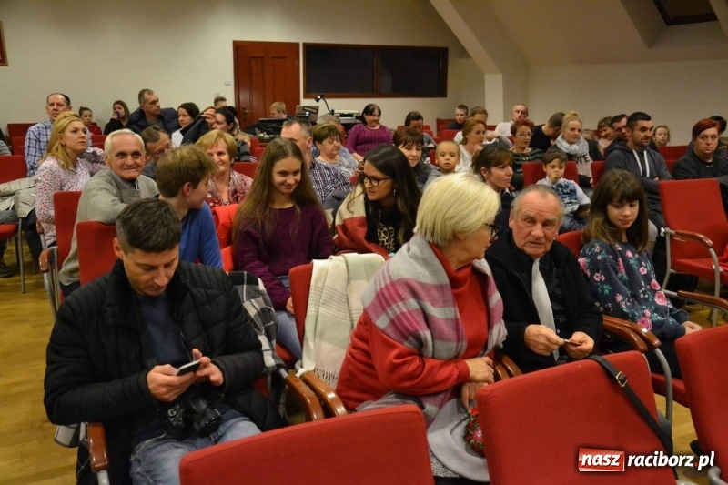 Zdjęcie w galerii na portalu naszraciborz.pl: Jasełka wraz z Koncertem Kolęd oraz Jarmark Bożonarodzeniowy za nami  wiadomości z regionu