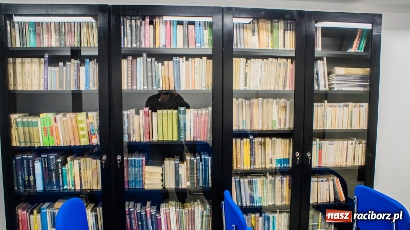 Zdjęcie w galerii na portalu naszraciborz.pl: Remont zakończony. Miejska i Powiatowa Biblioteka Publiczna oficjalnie otwarta wiadomości z regionu