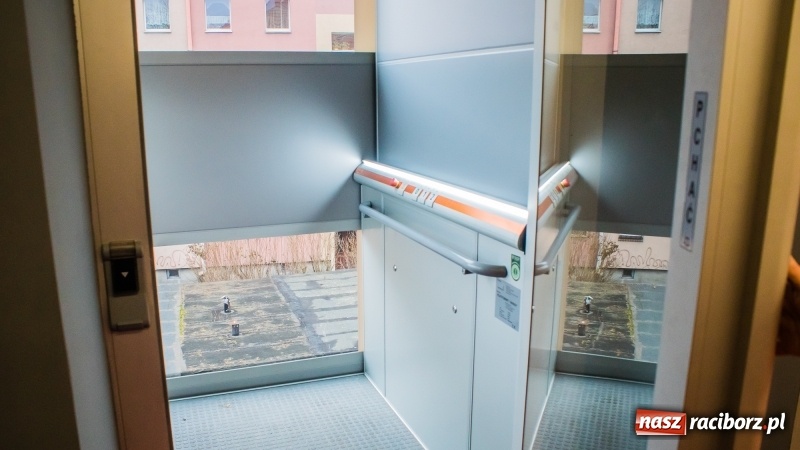 Zdjęcie w galerii na portalu naszraciborz.pl: Remont zakończony. Miejska i Powiatowa Biblioteka Publiczna oficjalnie otwarta wiadomości z regionu