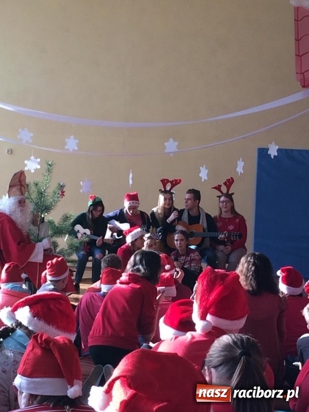 Zdjęcie w galerii na portalu naszraciborz.pl: Jubileuszowe Mikołajki ZSS i II LO  wiadomości z regionu