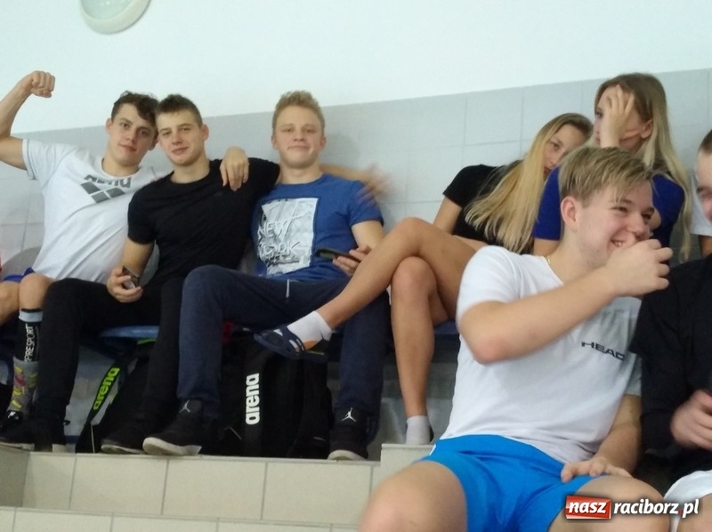 Zdjęcie w galerii na portalu naszraciborz.pl: Pływanie. Pięć medali pływaków Szkoły Mistrzostwa Sportowego wiadomości z regionu