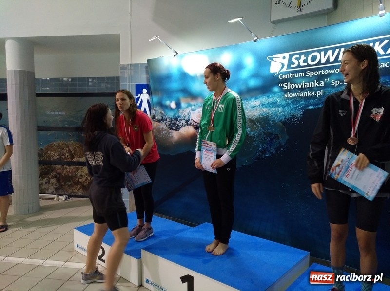 Zdjęcie w galerii na portalu naszraciborz.pl: Pływanie. Pięć medali pływaków Szkoły Mistrzostwa Sportowego wiadomości z regionu